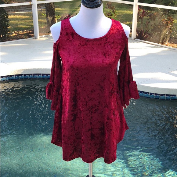 🆕 Burgundy Velvet Top with Pockets. S-M-L - Picture 3 of 6